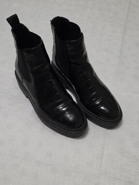 bp Black Croc-Embossed Chelsea Ankle Boots